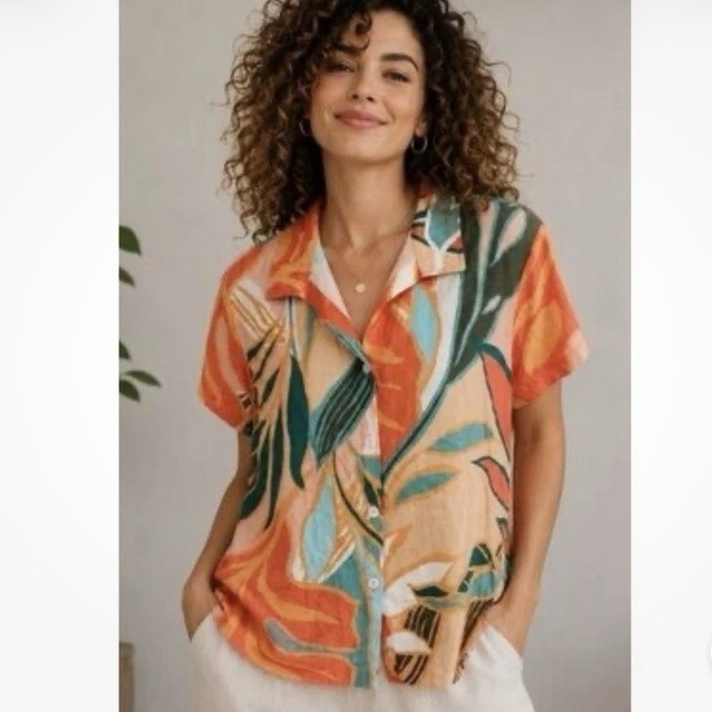 Vitamin A Floral Boxy Button Up Camp Shirt Size M Tropical Resort Linen Blend